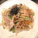 まるしょう - 野田市の醤油焼きそば（細麺・並）