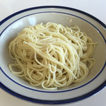 長崎楼 - 2016年7月初旬  初めての替玉 ¥150 芯の残った硬めの茹で加減で提供されました。ペロリ。