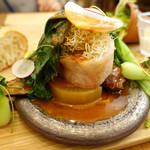 フレンチマーケット - メインの豚ロース肉の低温長時間ロティやら仔牛肉の煮込みなど