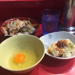 家系総本山 ラーメン 吉村家 - 生玉子+野菜畑+冷奴 ¥30+60+10