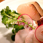 和だん  夢心邸 - お造り。穂紫蘇が文字通り華を添えています。