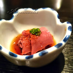 焼肉 しもふり亭 - お通しのハツ刺し