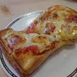 コメダ珈琲店 - たっぷり玉子のピザトースト
