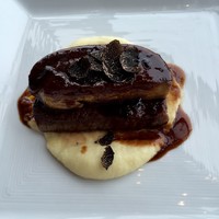 リストランテ・アッティモ - 牛ヒレ肉とフォアグラのロッシーニ、スマッシュポテトとの相性抜群