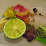 くろぎ - 鱧と鯉盛り合わせ　　梅肉　胡瓜　酢味噌