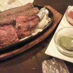 大阪ハラルムガル - ハーフグリルセット(タンドリーチキンとマトンシシカバブ)700円×2、ミントチャトゥニー