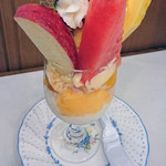 こだま - プリンパフェ。プリンはどこや～、フルーツ美味しすぎる～。