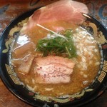 麺屋 Somie's - 2016/07 /09,10限定、スーパーとりとん　めちゃ好み！「魚介強め、少しこってり目、醤油味、、、、
      ご飯と一緒に食べるとグイグイいきます。」By 店主ブログ