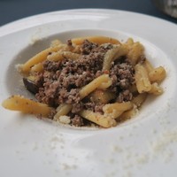 アロマクラシコ - カサレッチェ　牛ひき肉のスパイス煮込みと赤茄子のソース