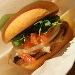 フレッシュネスバーガー - ガパオバーガー（４５０円＋税）２０１６年６月