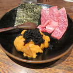 鳥茂 - サーロインと雲丹、キャビアの海苔巻き
