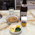 中瓶ビール500円とがんもの煮付け200円