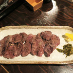 炭火焼き牛タン塩の出来上がり