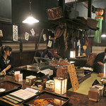 伊達藩長屋酒場 - お通しの準備をしています