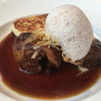 銀座 ハプスブルク・ファイルヒェン - メイン２、梅山豚肩肉の赤ワイン煮込み