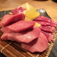 炭火焼肉 なかはら - 幻のタン（タンモト側）