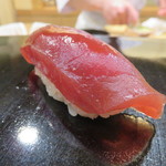 日本橋蛎殻町 すぎた - 佐渡の鮪の漬け握り