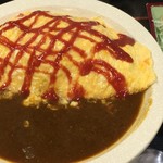 伊賀ドライブイン - モスラのようなオムライス山にカレー池(笑)