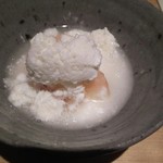 神保町 傳 - （2016/7  訪問）この日は選べるデザート。1種は桃とレアチーズにシャンパンがかけられたもの。