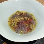 神保町 傳 - （2016/7  訪問）じゅんさい、トマト心太、バジルの種、パッションフルーツの冷し椀