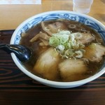 きらく - チャーシュー麺。