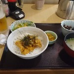 しらすくじら 筑紫口 - ウニ丼セット&生ビール(笑)