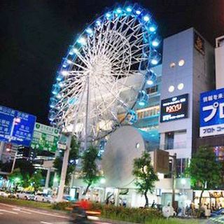 Good location next to Sunshine Sakae (Ferris Wheel Building). 30 seconds walk from the station.