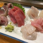 天史朗鮨 - お刺身盛合せ(〆鯖、鯵、キハダマグロ、平目、金目鯛、マコガレイ、マゴチ)