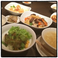 廣東料理 民生 ヒルトンプラザウエスト店 - 1,280円ランチ。八宝菜と海老マヨをセレクト。