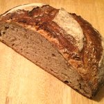 VIRON 丸の内店 - パン・ド・カンパーニュ・ルヴァン　1/2