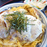 てんこもり農作物直売所 - 名物「しいたけカツ丼」