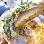 てんこもり農作物直売所 - 名物「しいたけカツ丼」大きくて、ジューシーなしいたけ