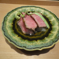 日本料理 晴山 - 宮崎牛のローストビーフと新玉ねぎ