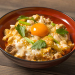 야쓰가타케 계란의 닭고기 계란덮밥