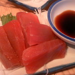 晩杯屋 - マグロ刺し２００円　2016/7/11