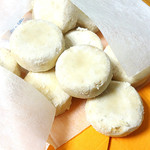 Poche du Reve - 和三盆リングサブレの中心
                                ( ^o^)ノ