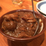 焼き鳥ホームラン - もつカレー煮込み（税別449円）
      意外にもモツとカレーがよく合います。
      ちょっと甘めですが、お酒に合います。