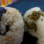 おにぎり 野田や - 葉唐辛子130円、五目ごはん140円。