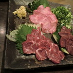 享楽 - 黒毛和牛肉刺し３店盛りっ！