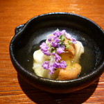 富小路 やま岸 - 栄螺と明石の蛸・しろずいきの酢の物　穂紫蘇を添えて