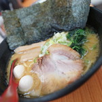 らーめん たく家 - とんこつ醤油（油多め