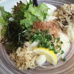 うどん匠人 岡本 - 「自家製豆腐と舞茸天のぶっかけうどん」926円