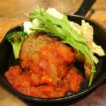 新宿ランブータン - お豆腐と根菜の入ったハンバーグ