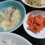 満福 - スープ、キムチ