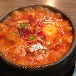 韓国料理　シンガネ - 純豆腐チゲ、ご飯、選び放題おかず１皿がセットで税込880円