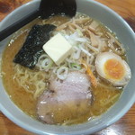 らーめん美春 - 黄金味噌ラーメン820円＆バター80円＆大盛100円で1000円(2016.7.2)