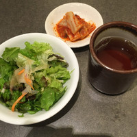 徳壽  - ランチセットのサラダとキムチ