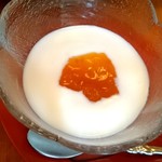 平山旅館 - 平山旅館 【朝ご飯】島の朝ご飯 カスピ海ヨーグルト(上に乗っているのはトマトピューレだそうです。) fromグリーンロール