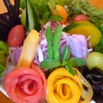 平山旅館 - 平山旅館 【朝ご飯】島のめぐみ観光農園の野菜サラダ(全て自家製です。盛りつけがとても美しいですね♪) fromグリーンロール