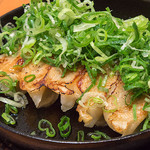 日本栄光酒場 ロッキーカナイ - ネギバカポン酢餃子